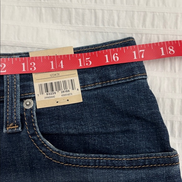 NEW Levi’s Denim Shorts - Picture 7 of 7